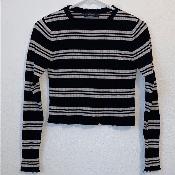 Zara Tops - Zara Black White Cropped L/S Knit Top size Small